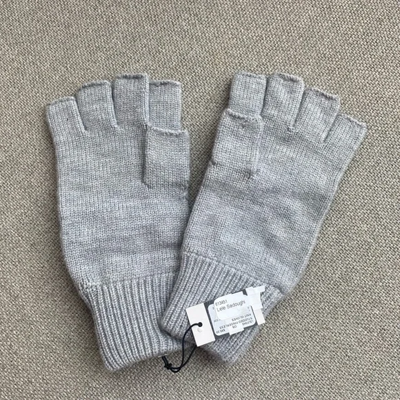 LeLe Sadoughi studdded gloves NWT - Picture 4 of 4